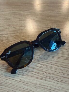 Ray Ban Erik Sunglasses with Green Lenses